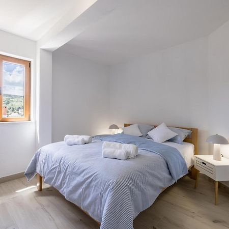 Apartments With A Parking Space Splitska, Brac - 23168 Supetar Exterior foto