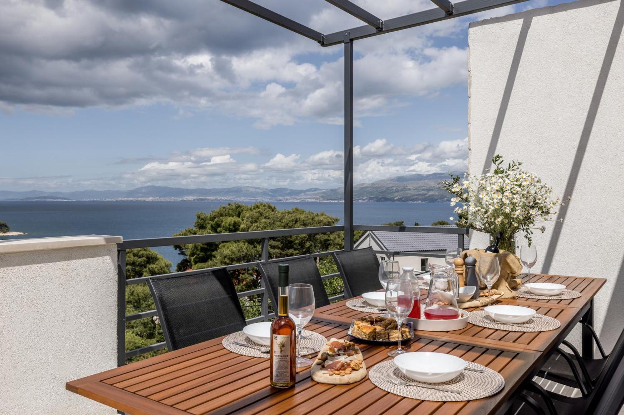 Apartments With A Parking Space Splitska, Brac - 23168 Supetar Exterior foto