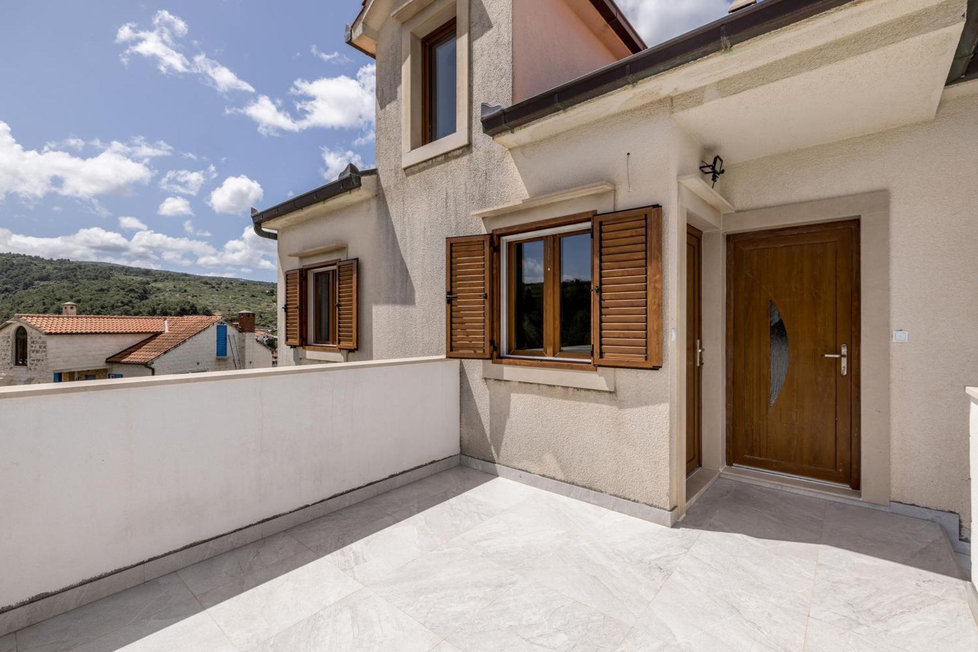 Apartments With A Parking Space Splitska, Brac - 23168 Supetar Exterior foto
